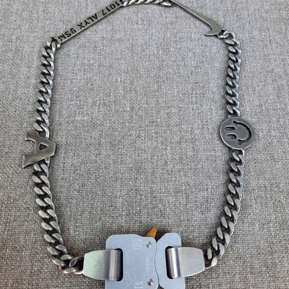 Alyx Hero chain